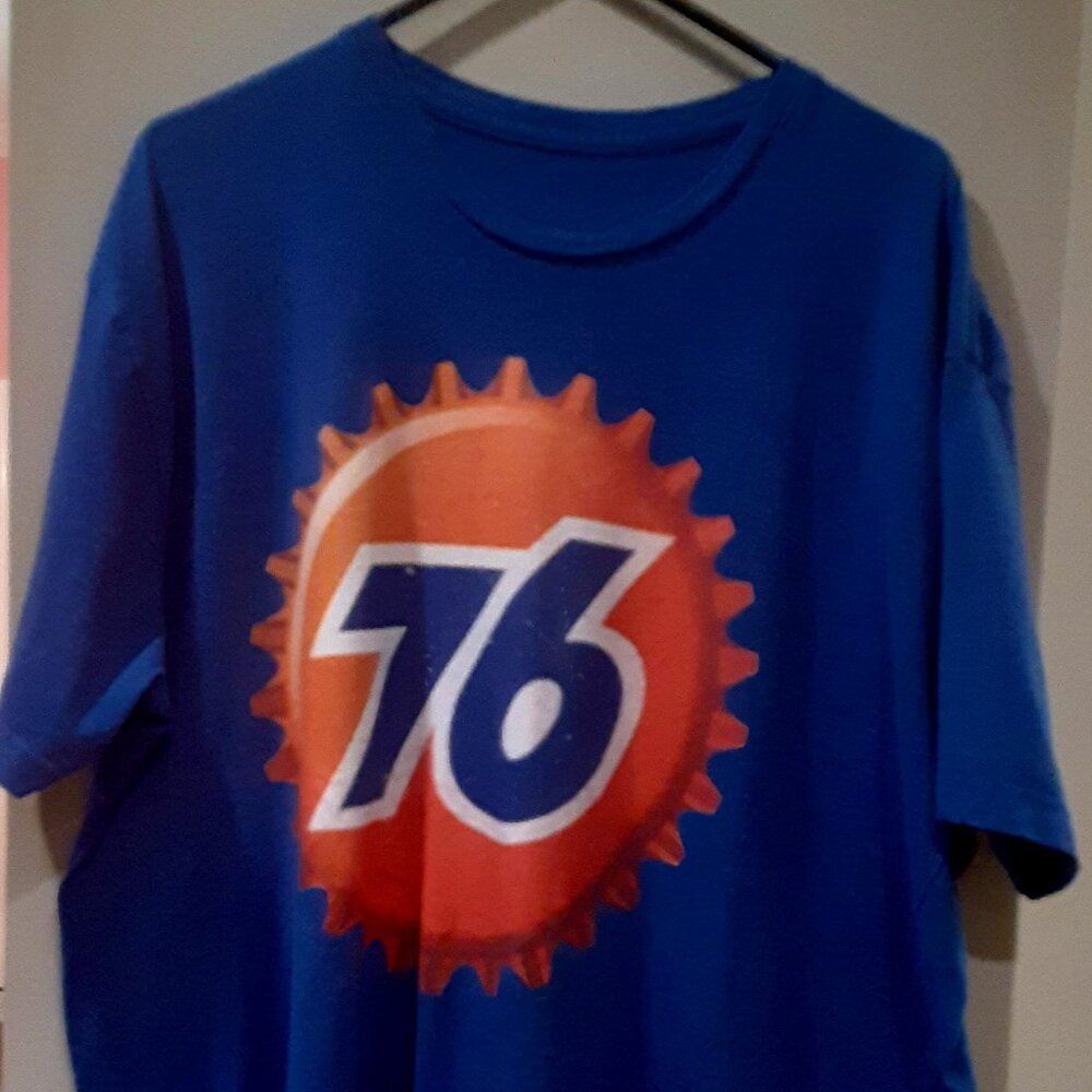 76 Gas Station “Bottle Cap Orange” T-Shirt (Men’s XXL)